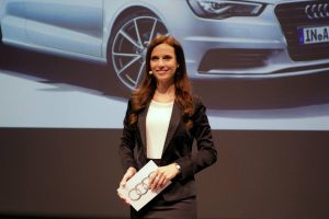 Audi Moderatorin München brünett IAA