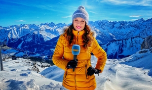 Moderatorin Susanne Schöne dreht für den Tourismus Verband Österreich eine Werbung